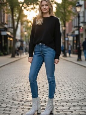 Betsey Johnson Kyla Glass Glam Glitter Ankle Booties Size 9